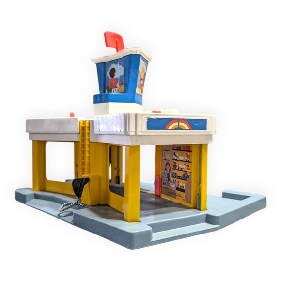 Vintage 1980 Fisher Price Little People Airport - Picture 4 of 9